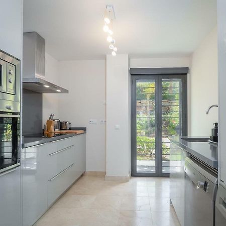 Amazing Two Bedroom Apartment In Los Flamingos, Marbella Estepona Kültér fotó
