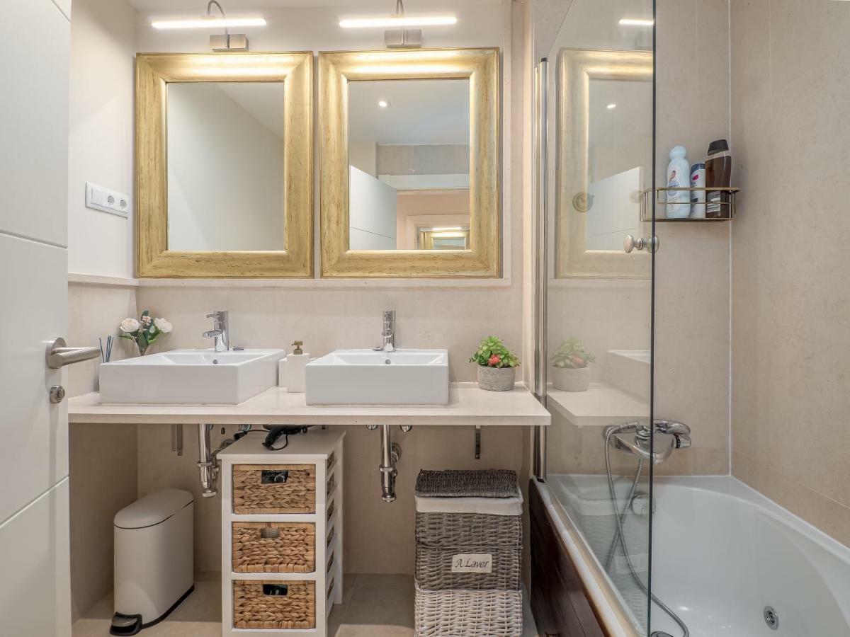 Amazing Two Bedroom Apartment In Los Flamingos, Marbella Estepona Kültér fotó