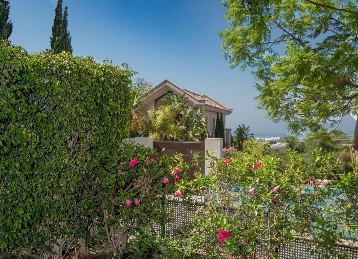 Amazing Two Bedroom Apartment In Los Flamingos, Marbella Estepona Kültér fotó